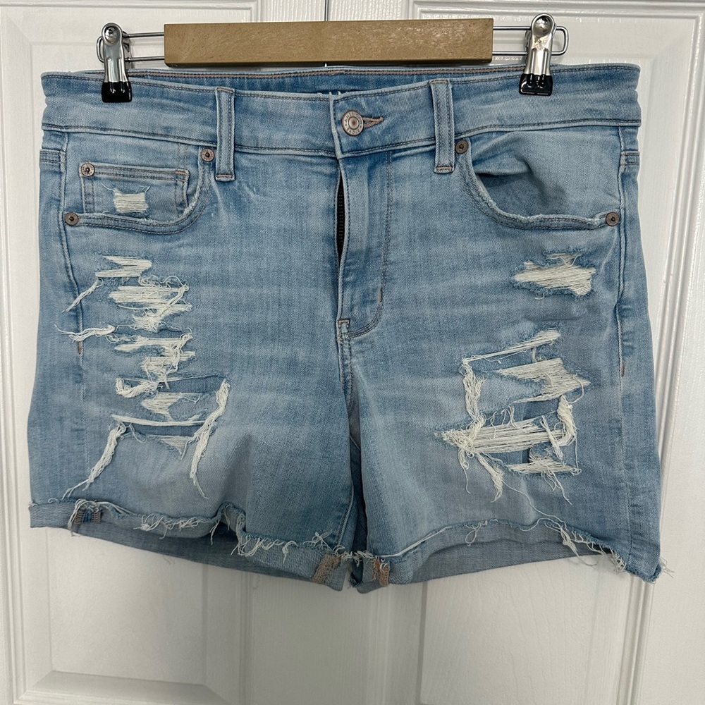 Women’s American Eagle Jean Shorts midi size 12.